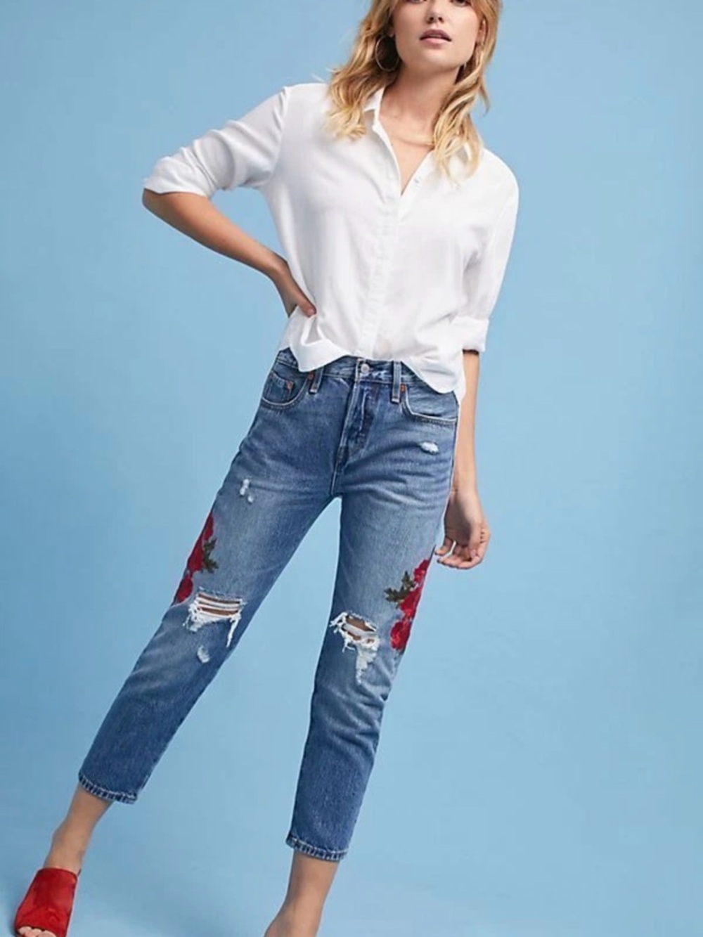 Levi's 501 Women's Light Wash Distressed Tapered Jeans Rose Embroidered W27xL26
